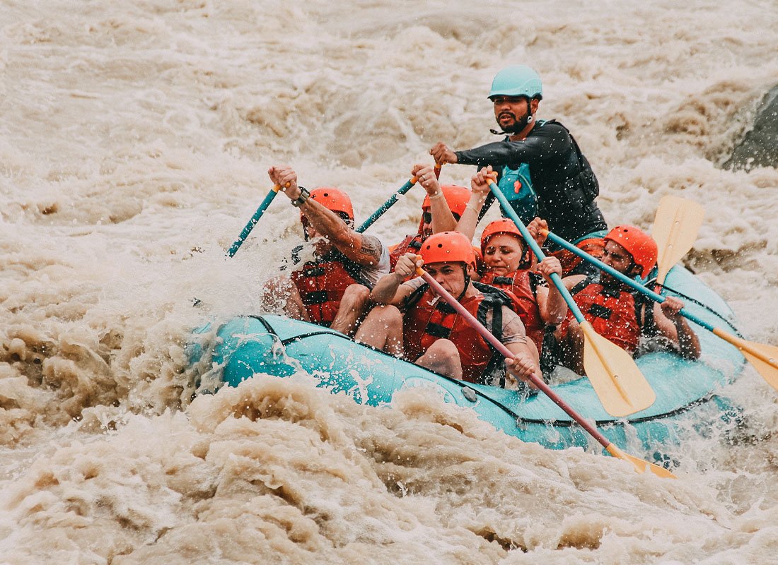0005 19. Excursiones de rafting en ríos de aguas bravas